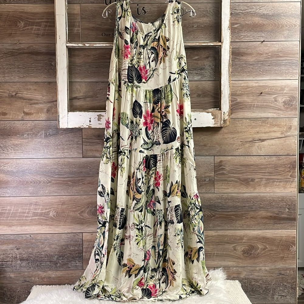 Women’s Floral Sleeveless Flowy Maxi Dress Size 4XL (Runs very small) Cream